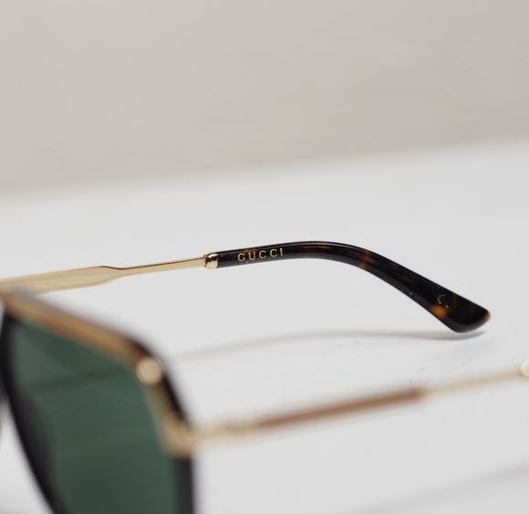 Men's Gucci Sunglasses - Picture 5 of 10